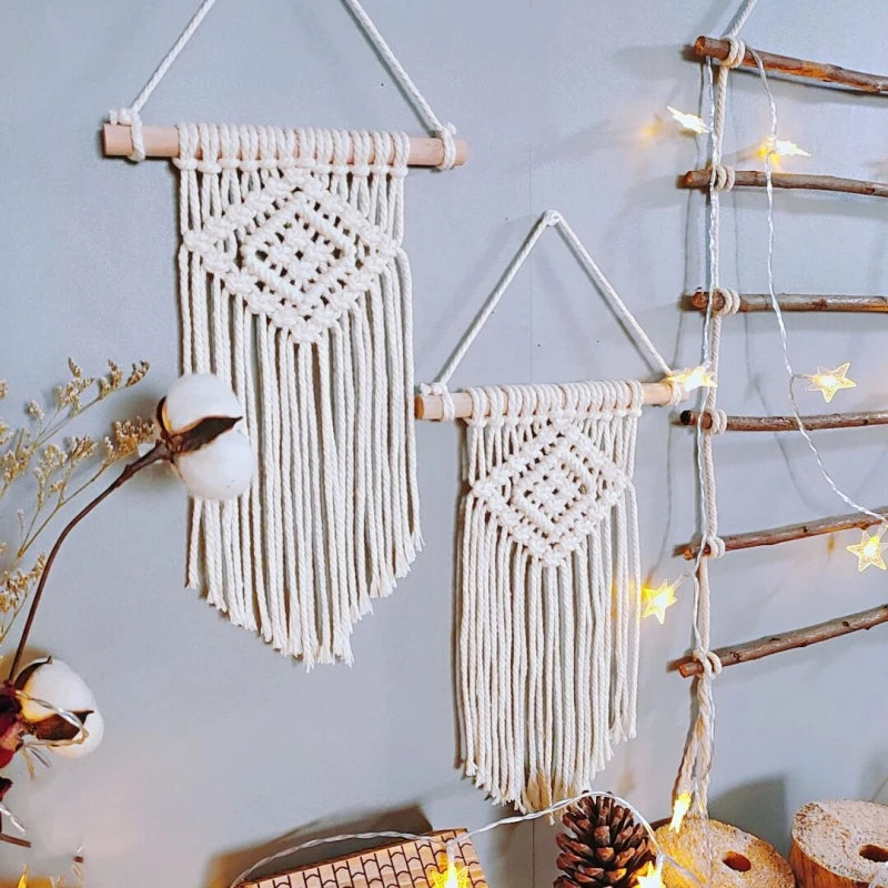 Hand-woven Boho Wall Decor Wall Hanging Tapestry with Woven Pocket Living Room Bedroom Bohemian Craft Decoration Handmade Gifts