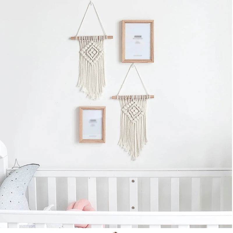 Hand-woven Boho Wall Decor Wall Hanging Tapestry with Woven Pocket Living Room Bedroom Bohemian Craft Decoration Handmade Gifts