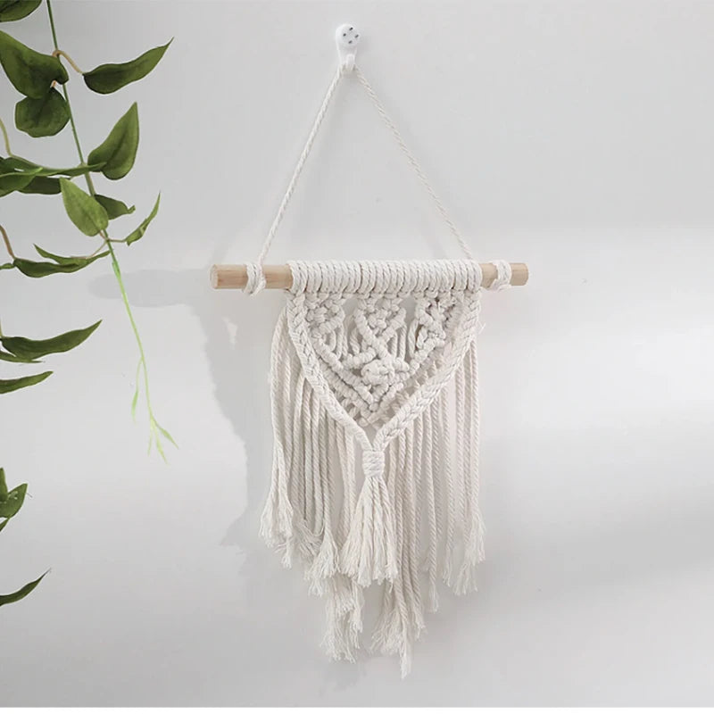 Hand-woven Boho Wall Decor Wall Hanging Tapestry with Woven Pocket Living Room Bedroom Bohemian Craft Decoration Handmade Gifts